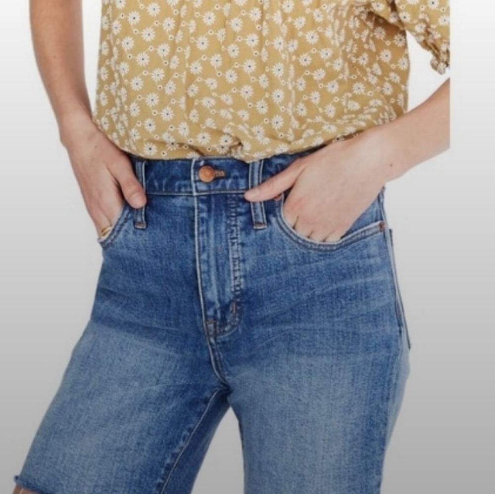 Madewell high-rise mid-length denim shorts size 30
